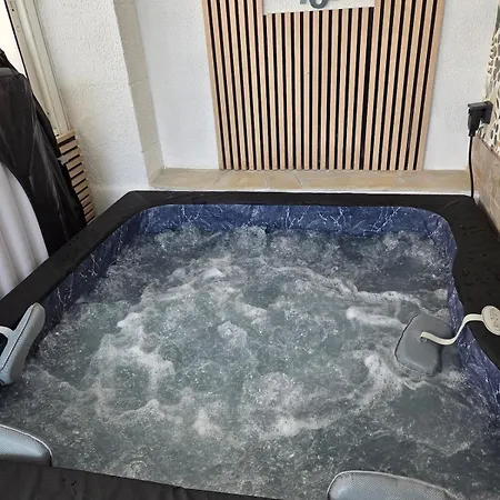 Meuble De Charme Avec 50 M De La De Pontaillac Appartamento