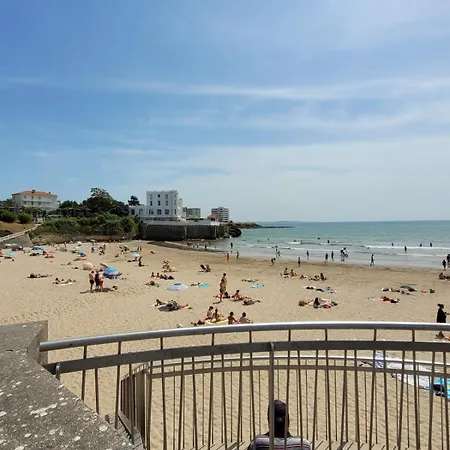 Meuble De Charme Avec 50 M De La De Pontaillac Royan